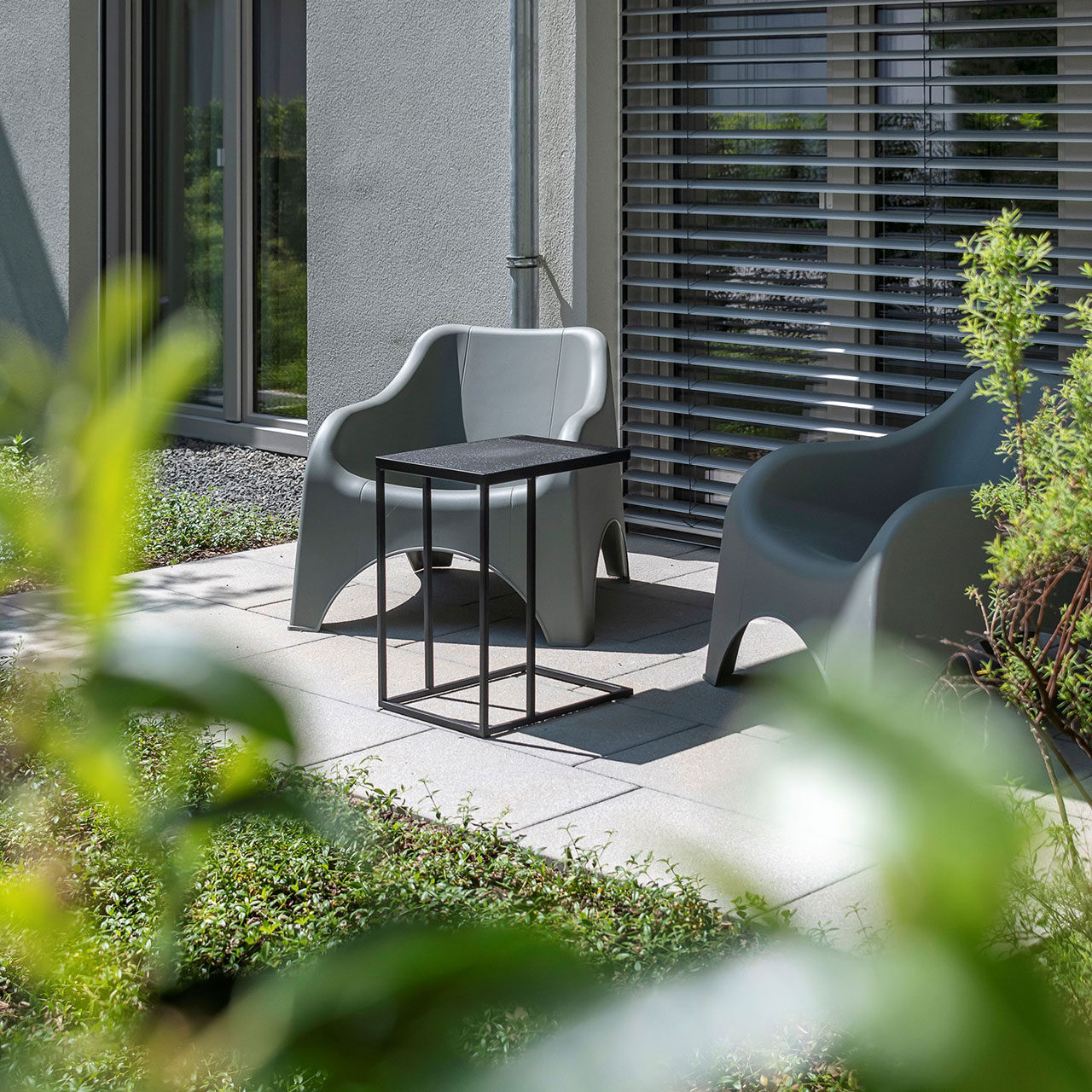 Midori Apartments Terrasse Stuhl Tisch